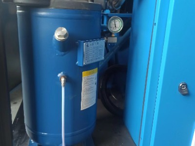 空壓機保養(yǎng)500小時首保完成！睿寂行